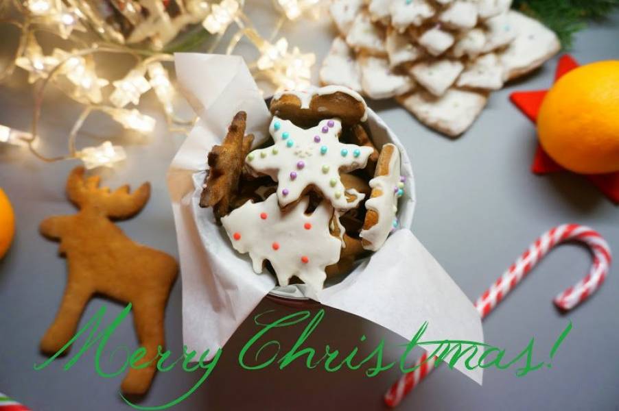 Ciasto na świąteczne pierniczki cz.2. Pieczenie i lukrowanie pierniczków.