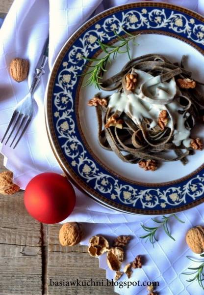 Makaron grzybowy z aromatycznym sosem gorgonzola - przepis świąteczny