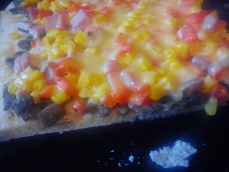 Pizza z pieczarkami