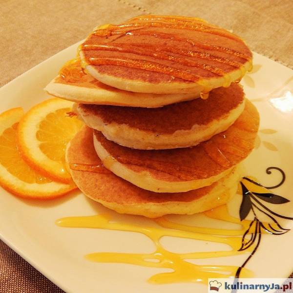 Pancakes kukurydziane ze złocistym syropem