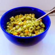 Sałatka makaronowa z brokułem