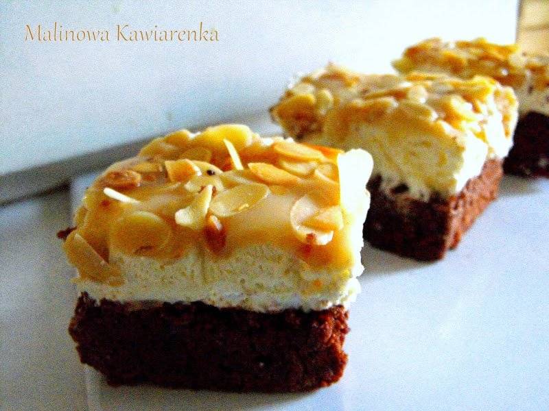 Brownie z masą śmietanową i karmelem