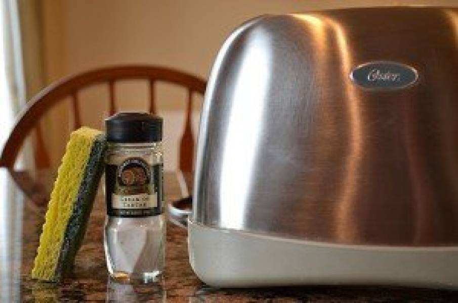 Jak czyścić sprzęt kuchenny cz. 7 – Czyszczenie tostera/opiekacza do kanapek
