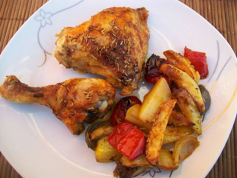Kurczak pieczony z warzywami