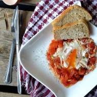 Jajka  w pomidorach - śniadanie