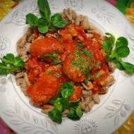 Obiad wegetariański- gnocchi sardi z pulpetami w sosie pomidorowym