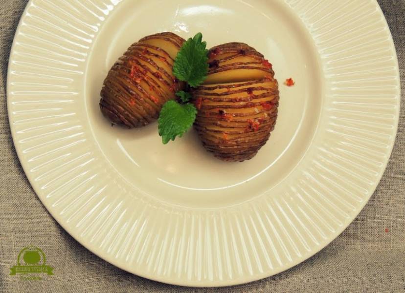 Pieczone ziemniaki hasselback