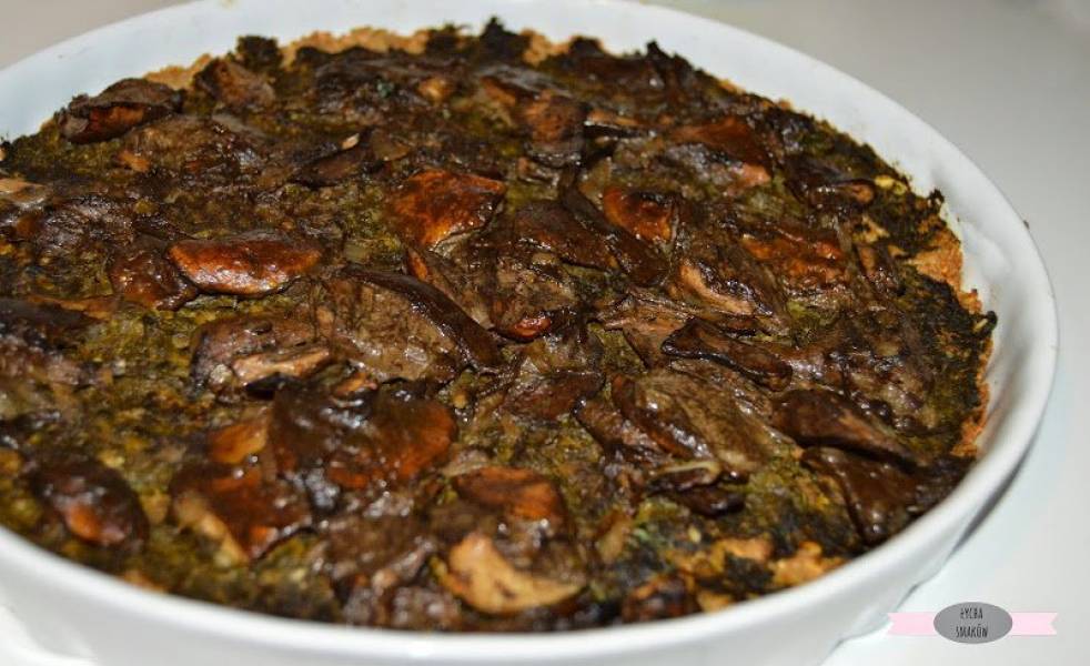 Tarta jaglano-owsiana z grzybami leśnymi i szpinakiem