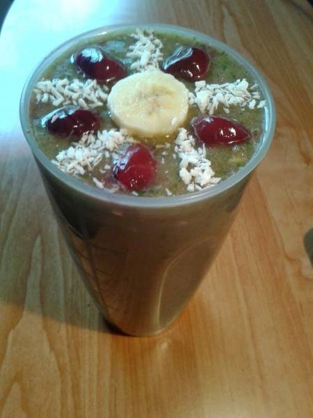 SuperSmoothie: banan-szpinak-jabłko-wiśnie