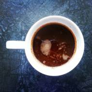 Rozgrzewająca kawa korzenno-czekoladowa