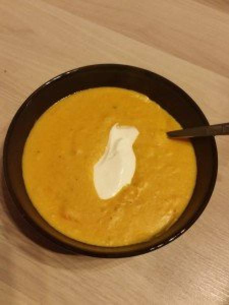 Zupa marchewkowa z kaszą jaglaną