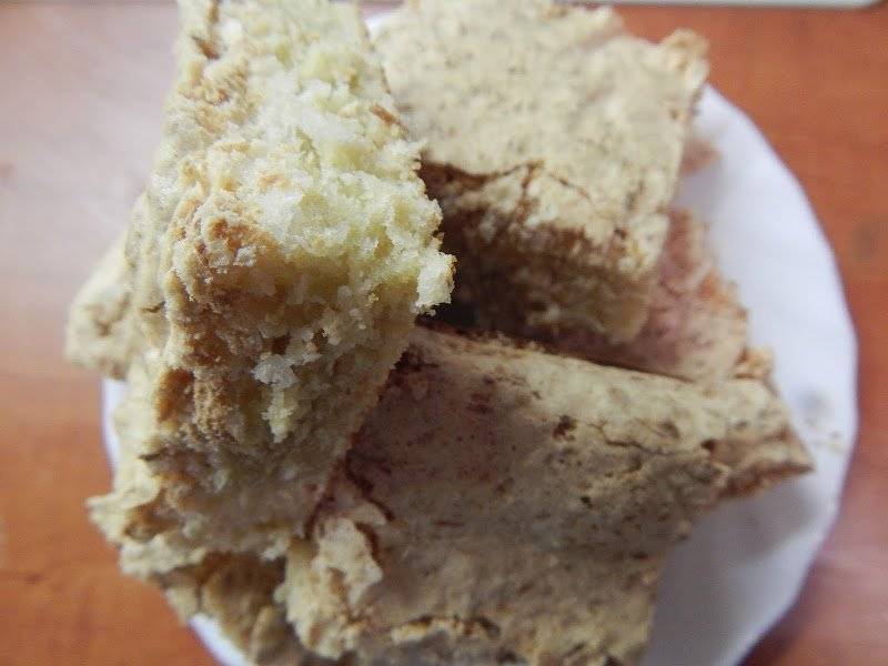 Ciasto na maślance z bezą kokosową