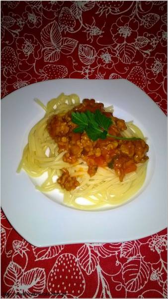 Spaghetti Bolognese z zieloną pietruszką
