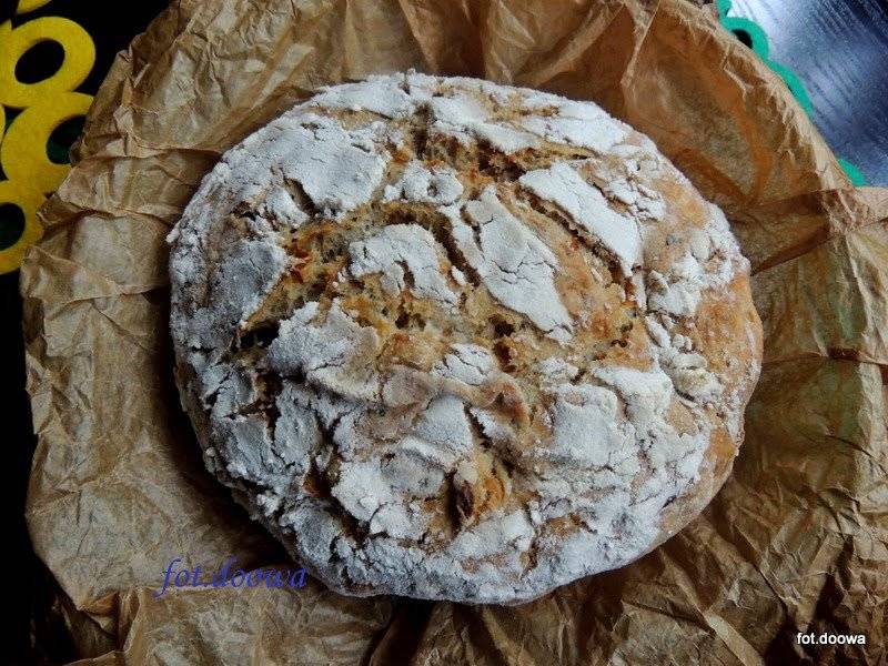 Chleb z chrupiącą skórką z serem bez wyrabiania