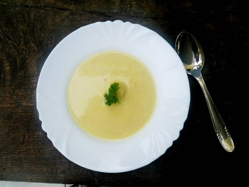 Zupa z skorzonery