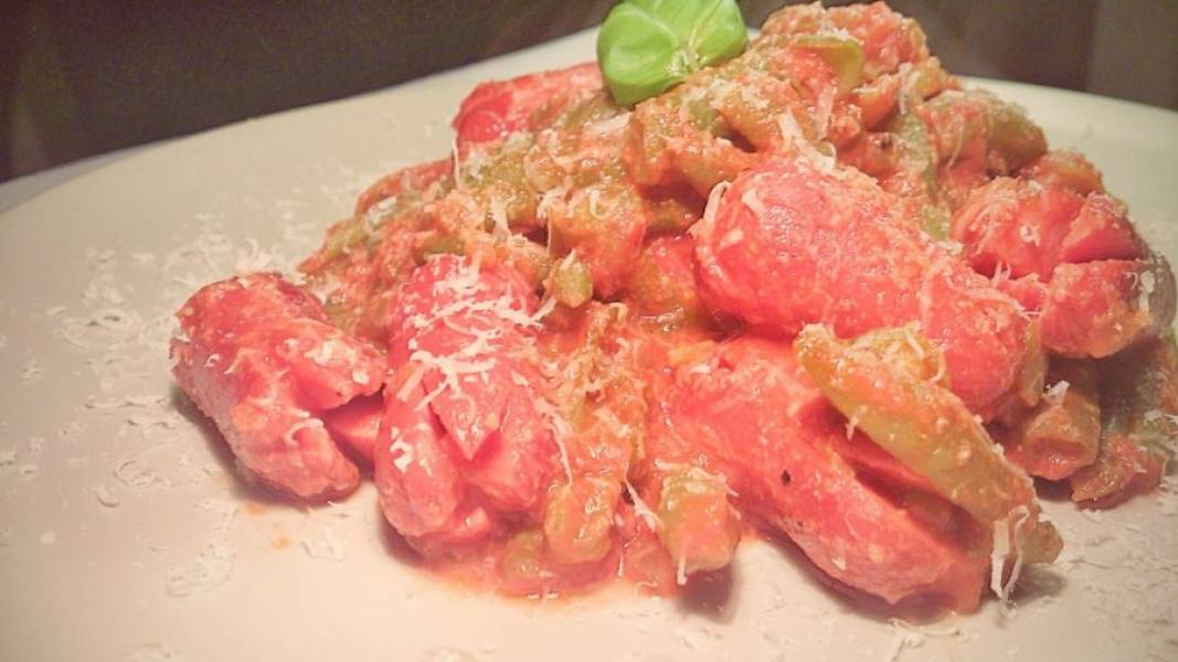 pomidorowa fasolka z bankietówkami