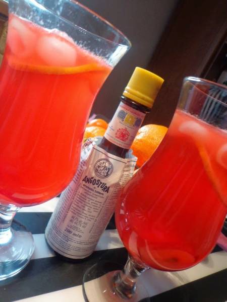 Singapore Sling: drink cytrynowo - ziołowy z ginem