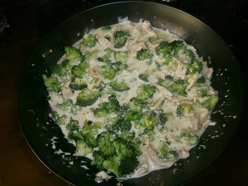 Tagliatelle z brokułami i kurczakiem
