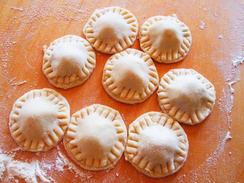 Ravioli z nadzieniem pieczarkowo- oliwkowym