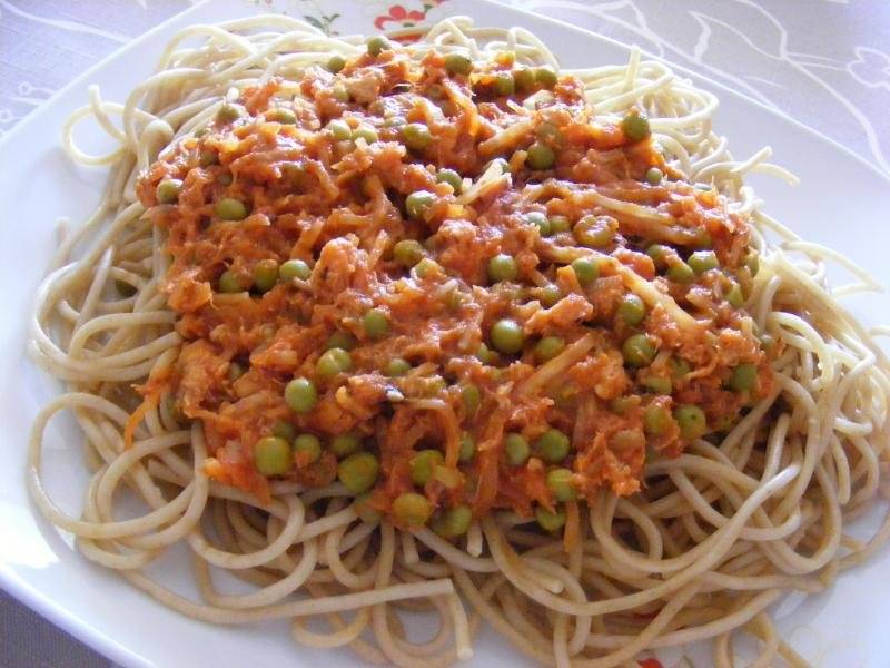 Spaghetti z makrelą