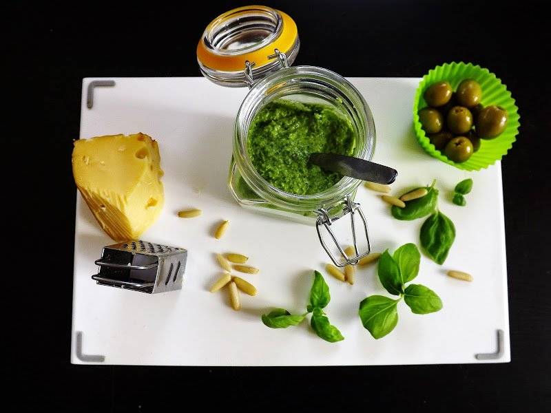 Pesto bazyliowe