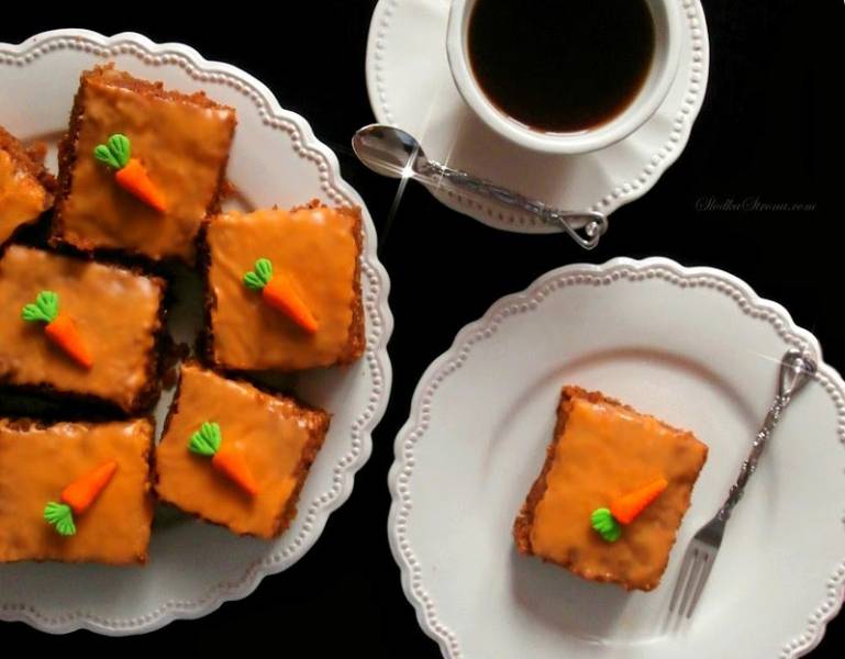 Ciasto Marchewkowe z Nutą Pomarańczy o Lekko Korzennym Smaku