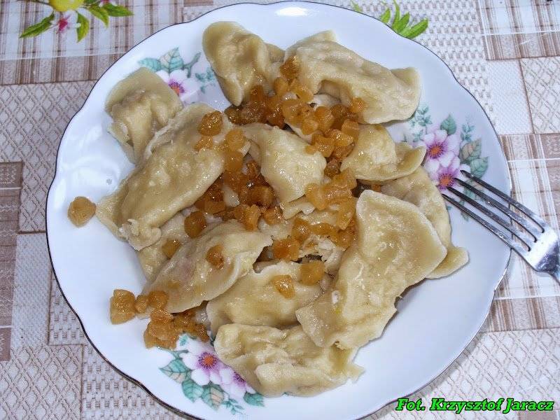 Ciasto na pierogi - przepis.