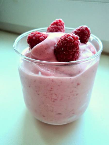 Mrożony jogurt malinowy :)