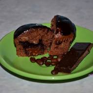 Muffinki czekoladowe z kremem czekoladowym i polewą czekoladową