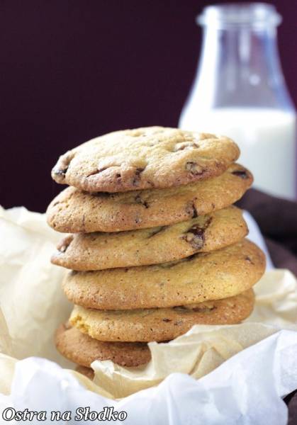 AMERICAN COOKIES – KRUCHE CIASTECZKA Z CZEKOLADĄ