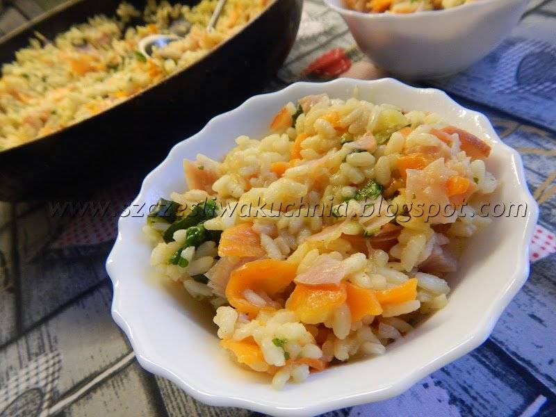 Risotto z szynką, cukinią i marchewką