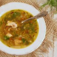 Pikantna zupa selerowo-porowa z łososiem