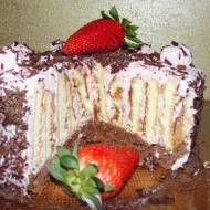 Tort-rolada  o smaku truskawkowym