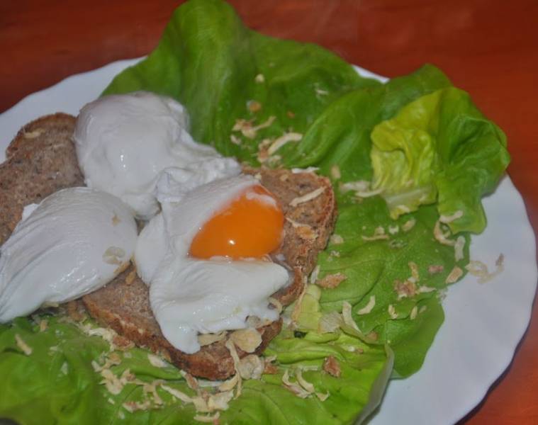 ubrane żółtko,czyli jajka  na śniadanie -- vestiti di uova, o le uova per la prima colazione