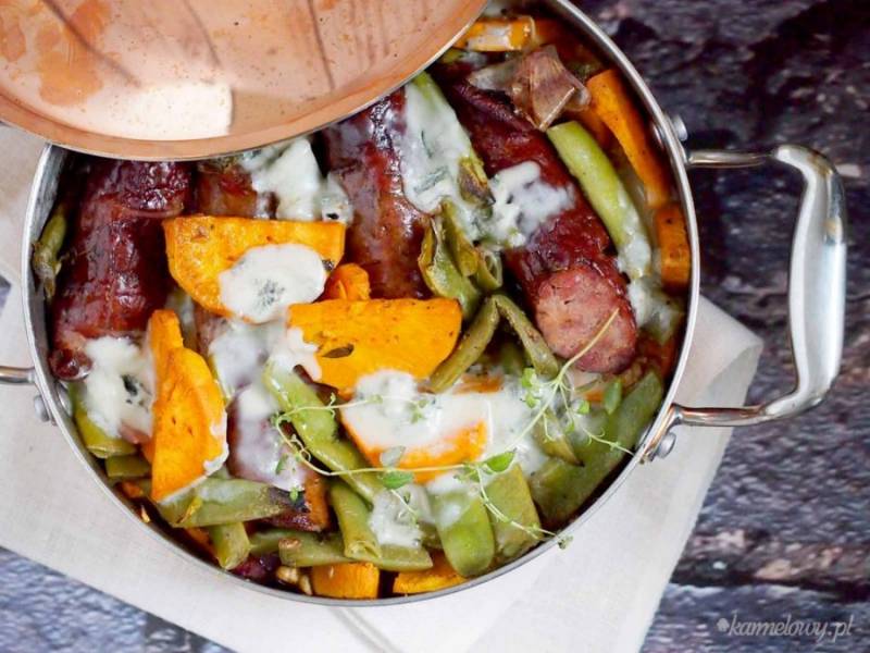 Kiełbasa zapiekana z batatami i serem pleśniowym / Sausage baked with sweet potatoes and blue cheese