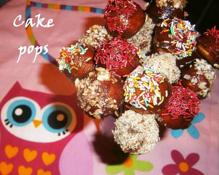 Cake pops z urządzenia do wypieku ciasteczek - cytrynowe z czekoladą