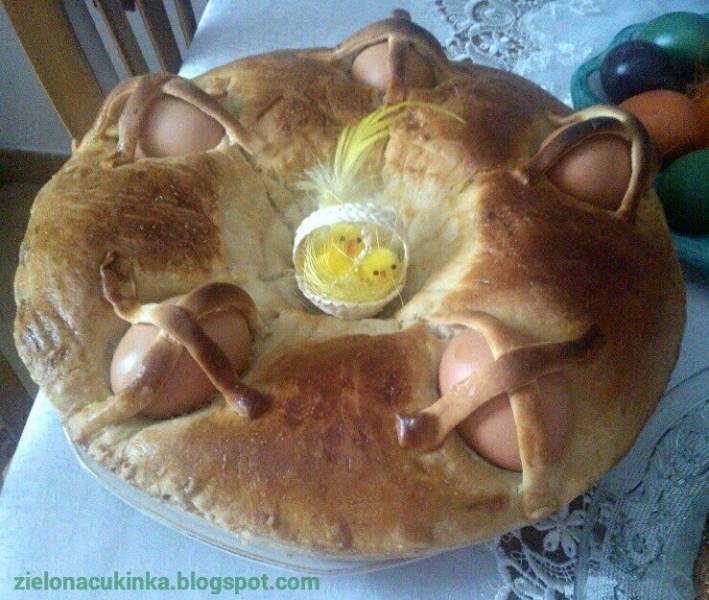 Wielkanocny chlebek neapolitański-casatiello napoletano