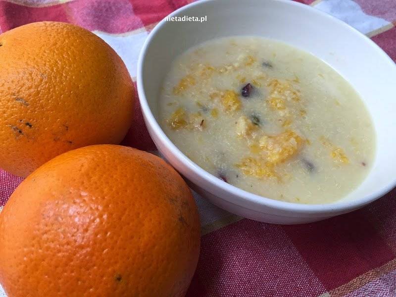 Płatki jaglane + płatki quiona z mlekiem i pomarańczami. Śniadanie bez laktozy, bez glutenu