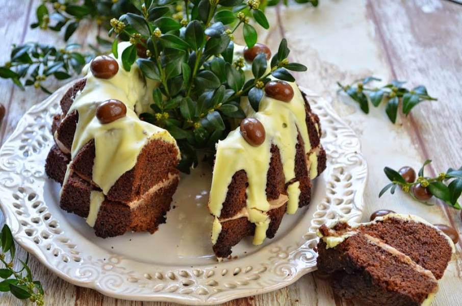 Babka z nutellą przełożona kremem orzechowym