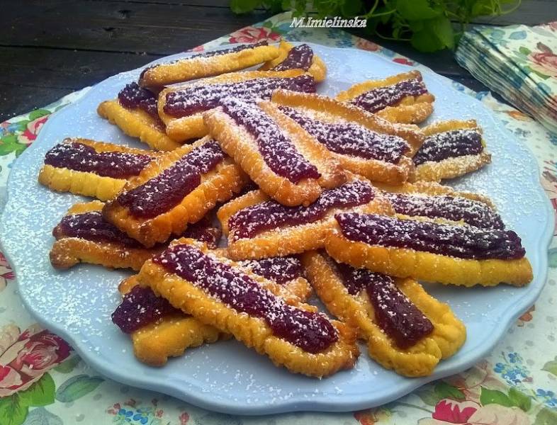 ciastka z maszynki do mięsa (z marmoladą)