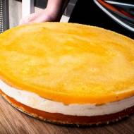 Tort pomarańczowy z masą kubusiową