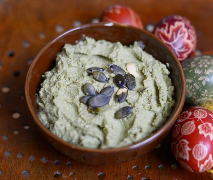 Pasta z bobu a'la wasabi - idealny świąteczny dodatek.