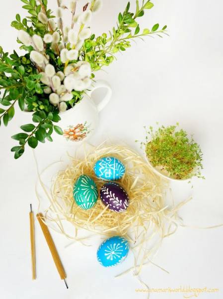 DIY Pisanki - malowanie jajek woskiem i naturalnymi barwnikami