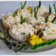 Jajka faszerowane makrelą wędzoną i kukurydzą