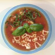Pomidorowa zupa literkowa.
