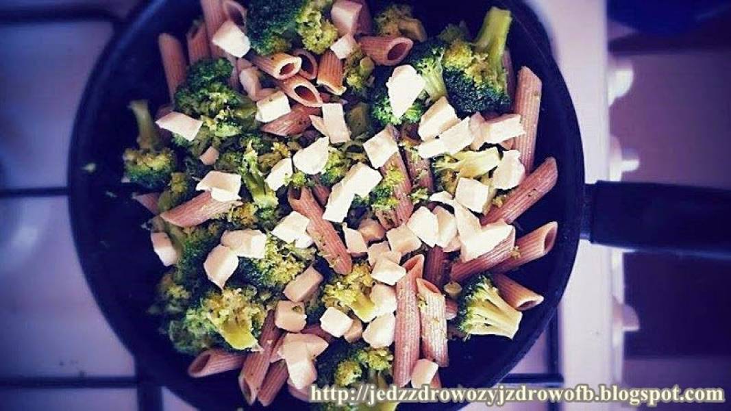 Serowy brokuł w zdrowszym wydaniu