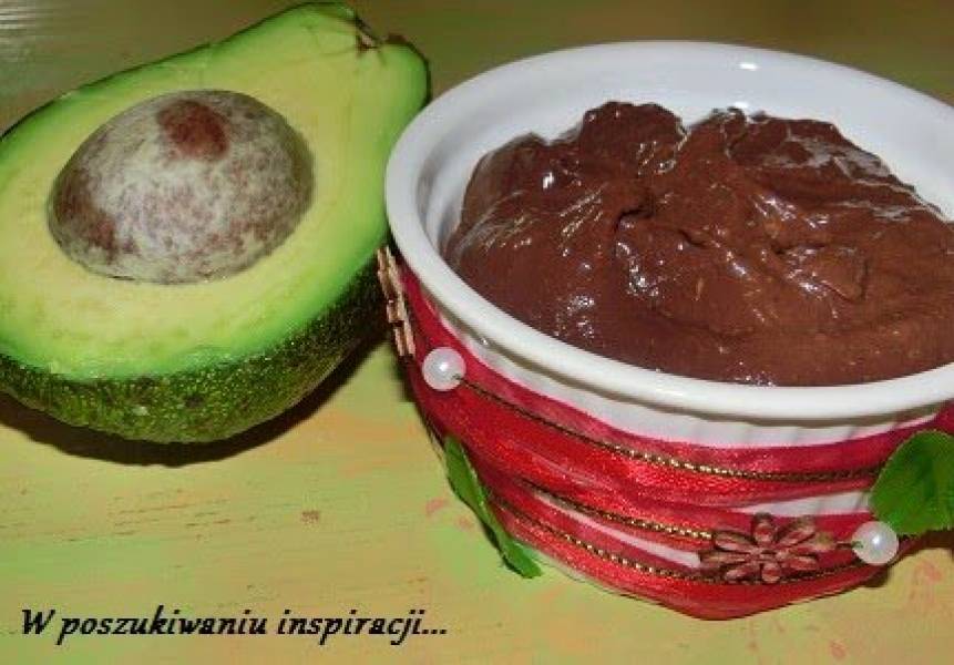 Krem czekoladowy z avocado i chili