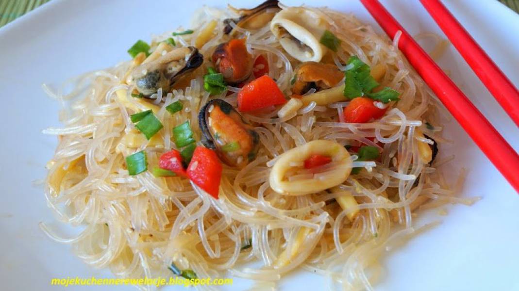 Glass noodles z owocami morza