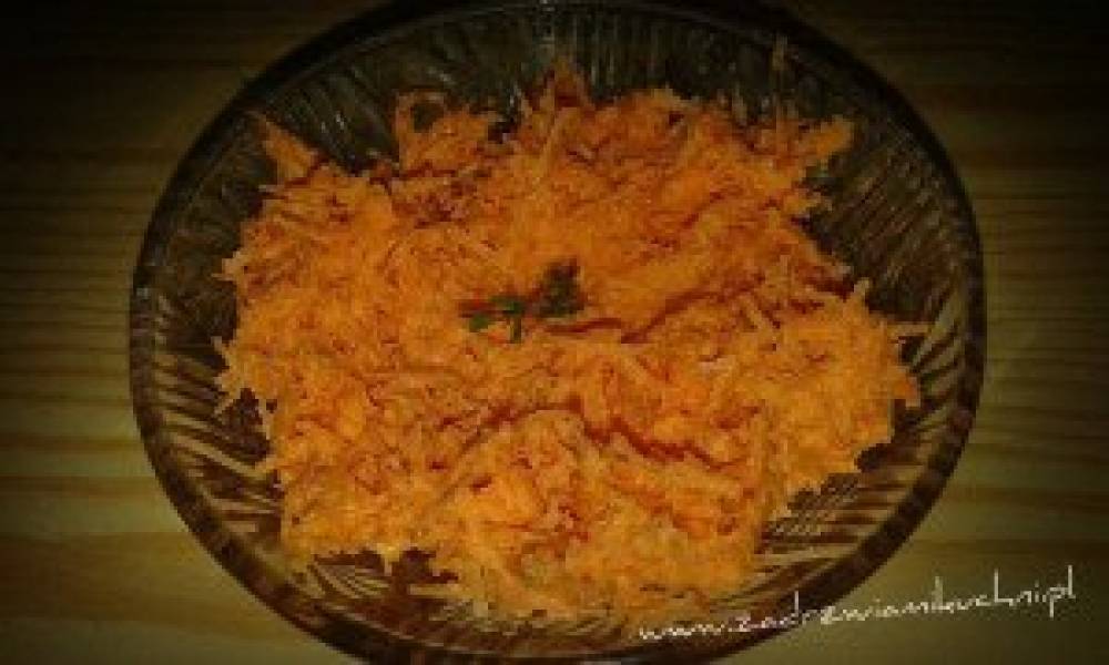 Surówka z marchewki – prosta i szybka na obiad