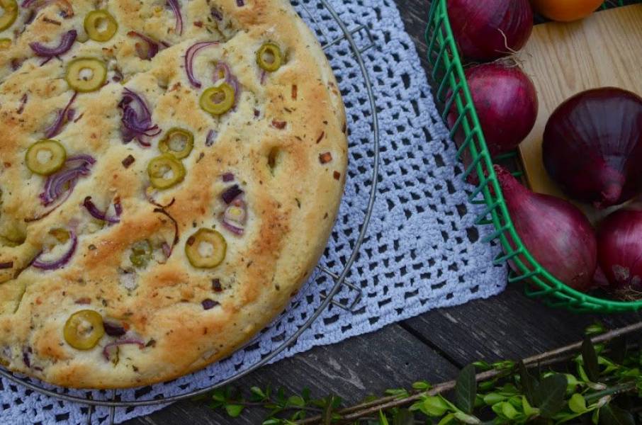 Focaccia mocno cebulowa